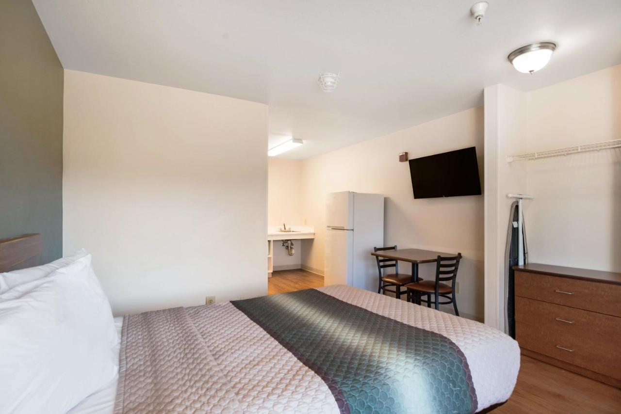 Hometowne Studios By Red Roof Colorado Springs - Airport Buitenkant foto