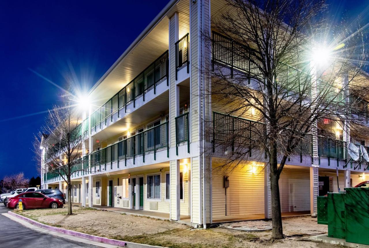 Hometowne Studios By Red Roof Colorado Springs - Airport Buitenkant foto