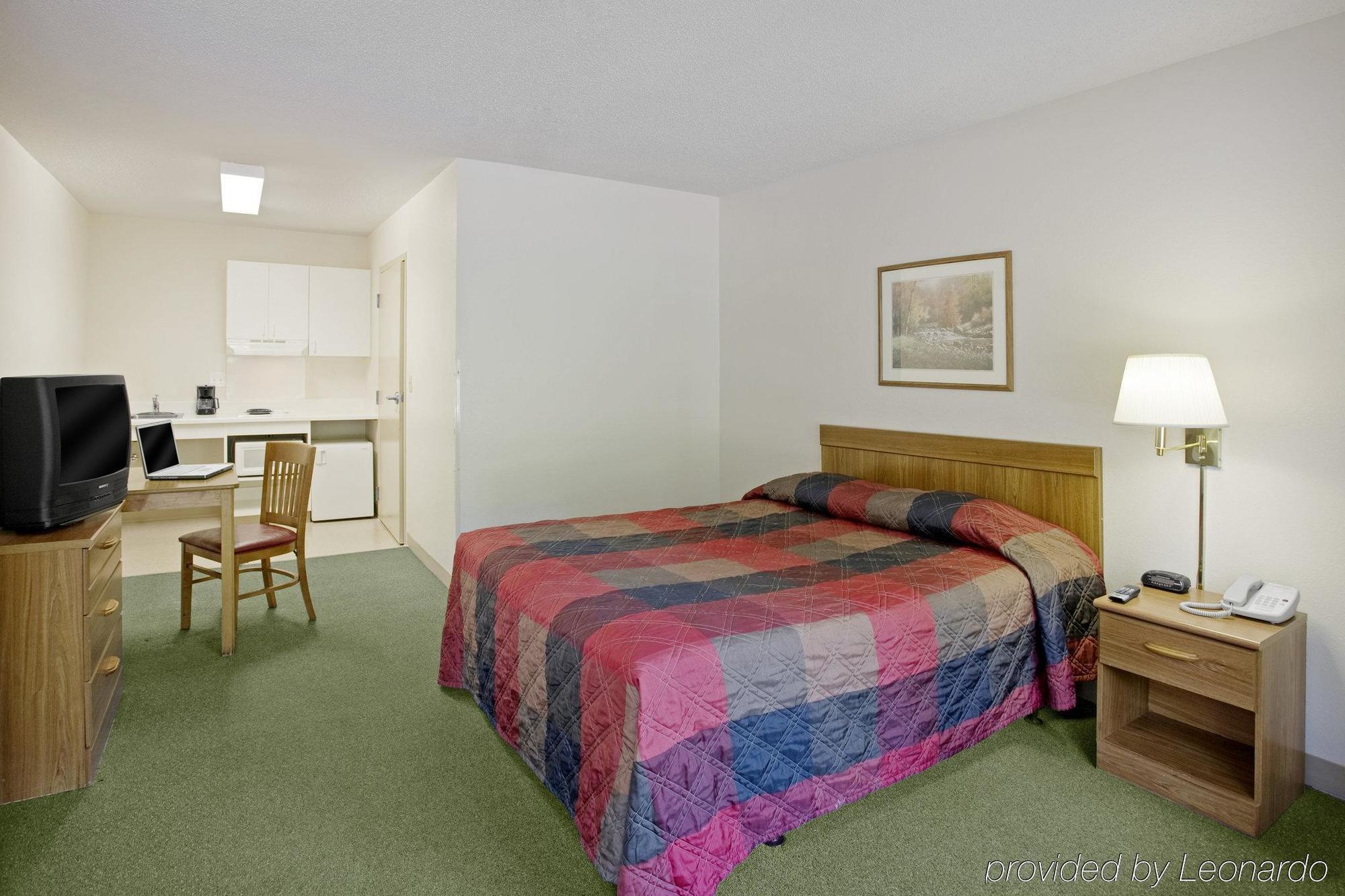 Hometowne Studios By Red Roof Colorado Springs - Airport Buitenkant foto